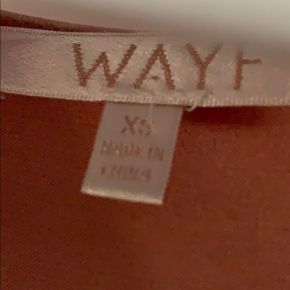 Like new Wayf short sleeve wrap gown - Picture 8 of 8